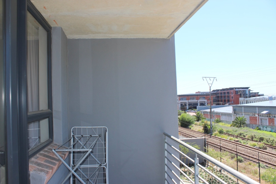 To Let 1 Bedroom Property for Rent in Observatory Western Cape